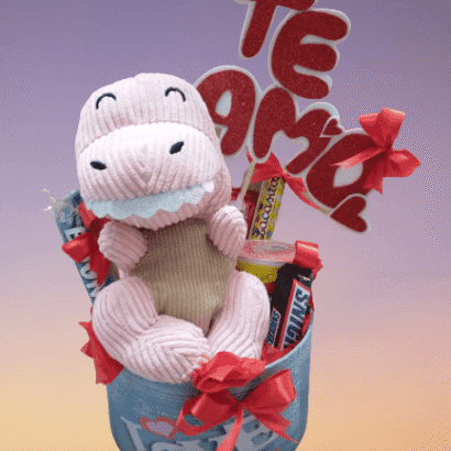 Cesta con mochila infantil mensaje y dulces