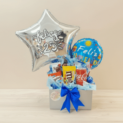 Cesta de Chocolates Surtidos y Globos Tamaño Medio
