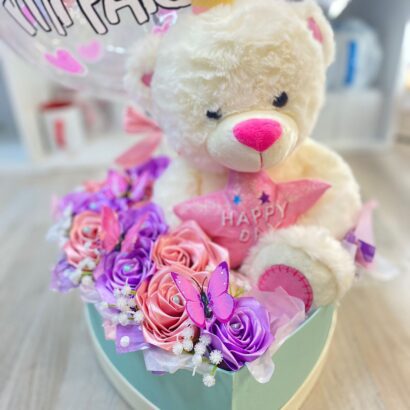 Cajita de rosas y peluche