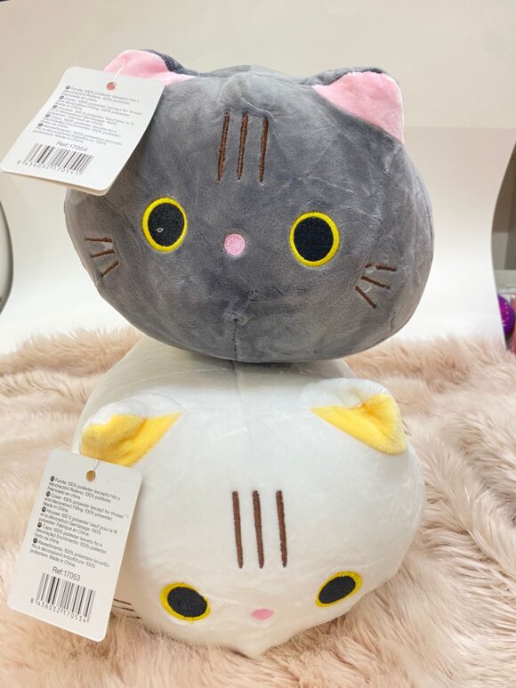 Gatos Gris y Blanco