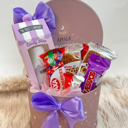 Regalo para amiga (Incluye perfume y chocolates surtidos)