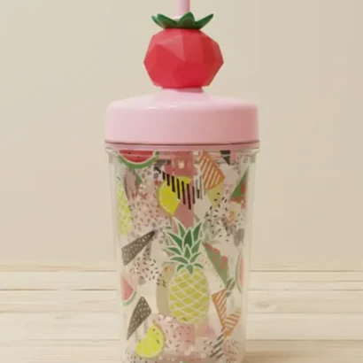 Botella de plástico con tapa de fruta