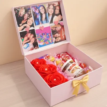Cajita con fotos rosas y chocolate
