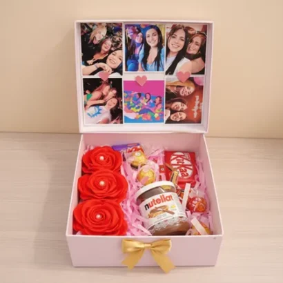 Cajita con fotos rosas y chocolate