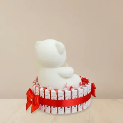 Cesta de kinder bueno y peluche regalo