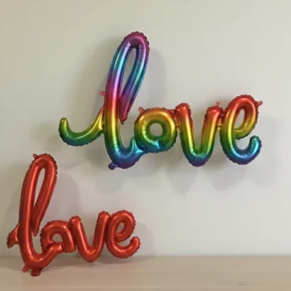 Globos inflables con la palabra Love