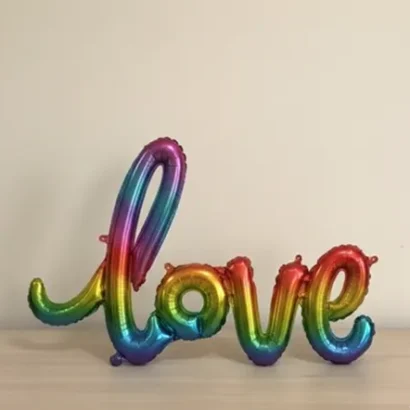 Globos inflables con la palabra Love