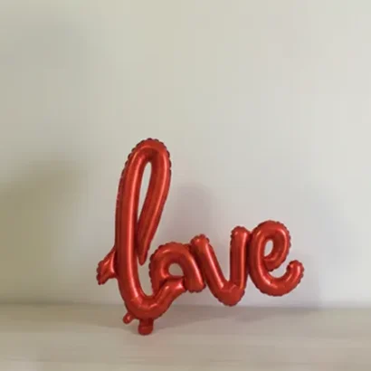 Globos inflables con la palabra Love
