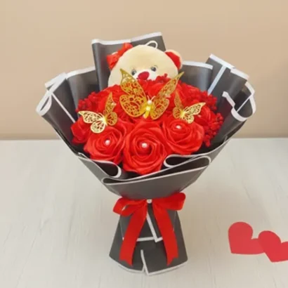 Ramo de rosas eternas rojas