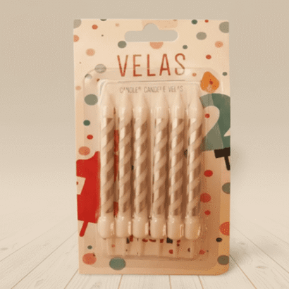 Velas clásicas doradas y plateadas