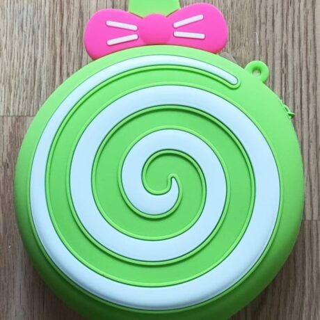 Bolsos con forma de piruleta de colores verde
