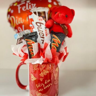 Tazas con dulces y globo