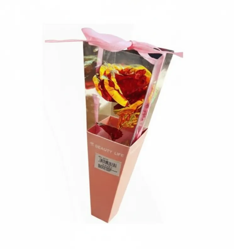 Rosas bicolores en caja triangular