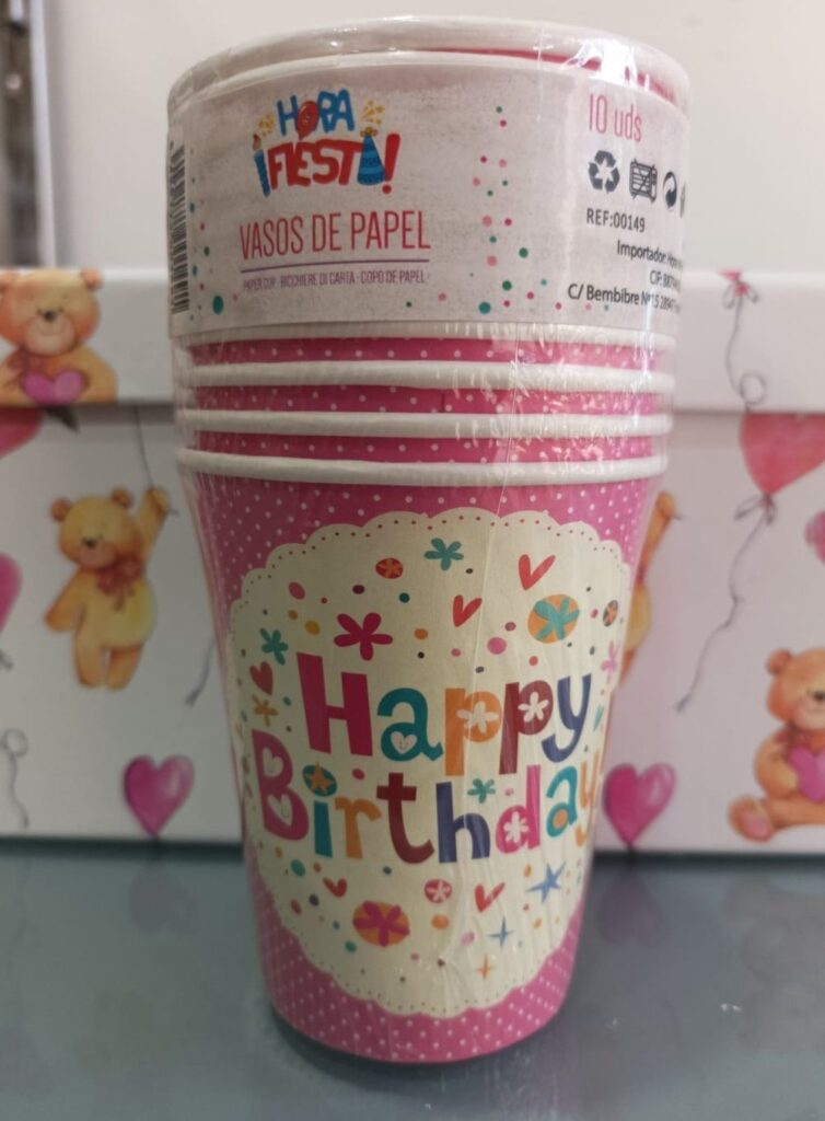 vaso de cartón rosa