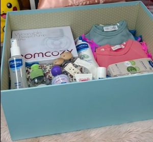 ideas para regalar: cesta personalizada bebé