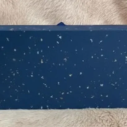 Elegante Caja de Regalo con Lazo de Satén